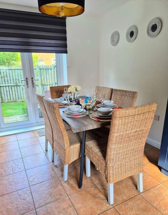 Home From Home 3 Bed,2 Bath House With Garden&Parking Near Centre&Tram Stop Sheffield Zewnętrze zdjęcie
